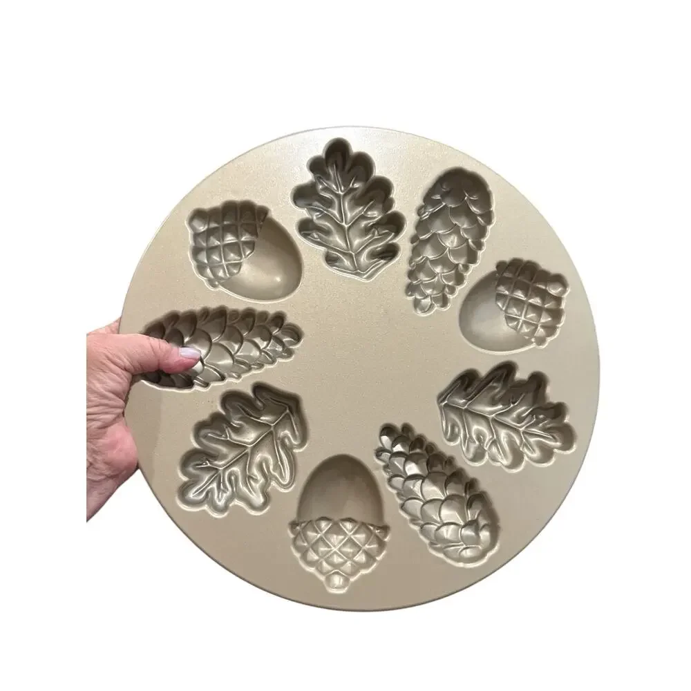 Nordic Ware Gold Woodland Cakelets Pan Autumn Baking Pan